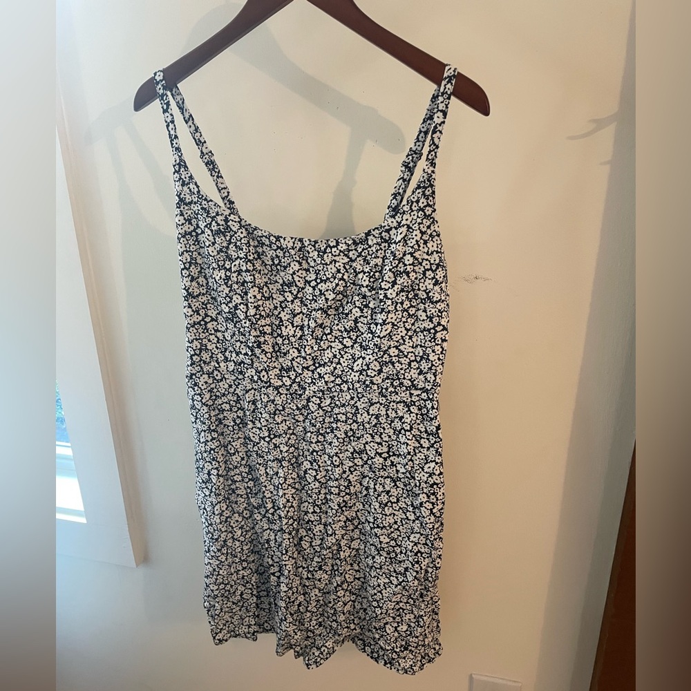 NWT Old Navy size L blue&white floral linen dress